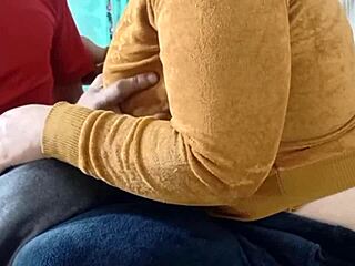 Nevlastní zeť ohmatává tchyni pro intenzivní anál