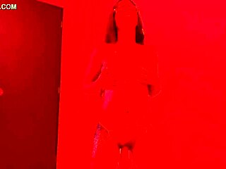 estrenando mi nuevo juguete con placer intenso