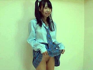 嘿可爱的人，今晚想和我一起操我可爱的继妹吗？