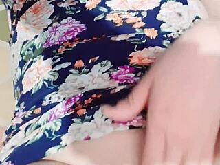 Madrastra Bisexual Se Da Una Rica Metida De Dedos Y Se Masturba Bien Rico Cuando Se Toca Casero Real Amateur