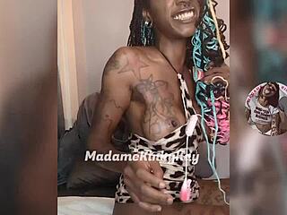 MadameKinkyKay's horny cam show features squirting petite ebony