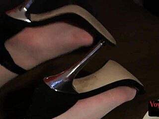 Watch these femdom babes tease you with dirty talk?