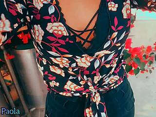 Ofreciendo plata por sexo callejero en el episodio 14