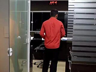 Secretary gets her big ass gaping from monster cock in bathroom amateurs