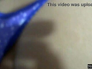 Dolorida y despechada, se toma unas chelas y me ruega que le destroce el culo, ¡qué locura pa’ olvidar al ex!