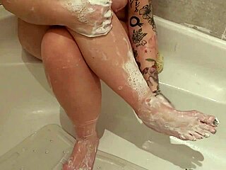 Milf Seductively Washing Her Feet in Homemade Fetish Clip