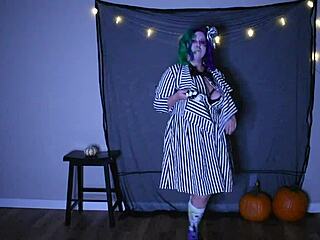 Beetlejuice cosplay strip got me feeling wild with those big ripped tits!