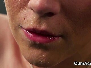 Hey, This Spicy Model Gets A Cumshot On Her Face While Sucking It All Up!