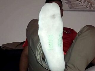 check out this slave's nylon feet worship session?