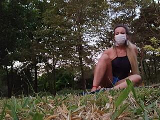 Latina csaj annyira felizgult jóga közben, hogy nem bírt ellenállni