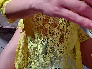 Tirei Minha Calcinha Suja para Mostrar Todo o Meu Charme