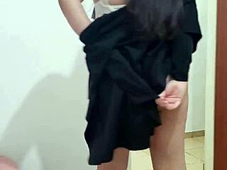 Hot Novinha Sensualizing In Lingerie!