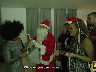 Santa's naughtiest girls caught in wild 2023 Hunt4K Christmas moments