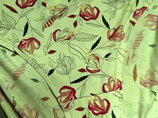 Me vine sobre los calzones blancos de flores de mi mejor amiga, fetish girlfriend panties masturbation with cumshot