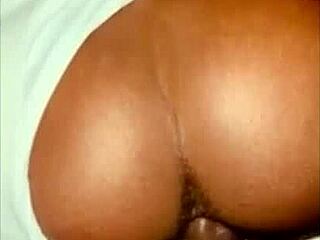 Huismeid in Royalton hard geneukt door Jamaicaanse BBC-liefhebster