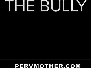 vickie brown performs with a chunky actor in a mother-in-law role.