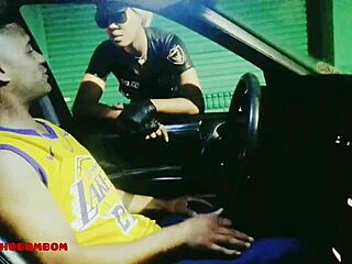 policial feminina fazendo oral no big cock dentro do carro 🚗