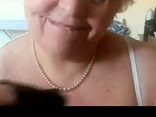 Lady Dalia Pleasures Herself Before Hubby's Salad!