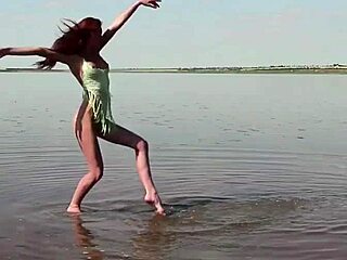 I’m So Horny Touchin’ Myself After Dinner, Ughh Avri Norwood!