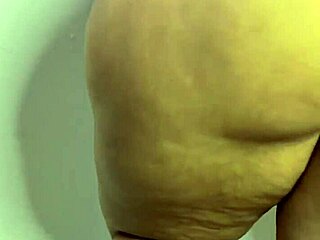 soraya culona muestra su fantástico y redondo culo