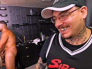 Bastidores Do Porno: Loira's Backstage Ass Action