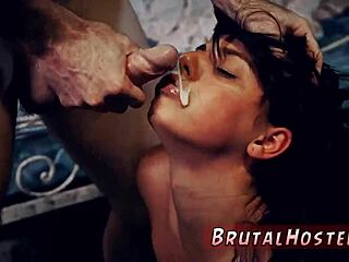 Pobre latina joven 18+ con tetas naturales enormes en bondage apretado