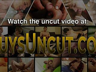 Необрезанный твинк сосет член и трахает без презика тугую попку в HD!