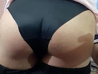 隠しカメラが兄の彼女のワイルドな行動を捉えた！