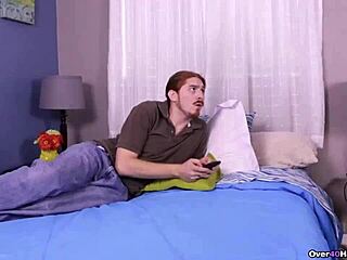 Hot Milf Jodi West Skillfully Jerking Him Off to Finish