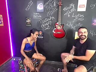 pansexual teen sits on dick during boteco do lukas zaad casting