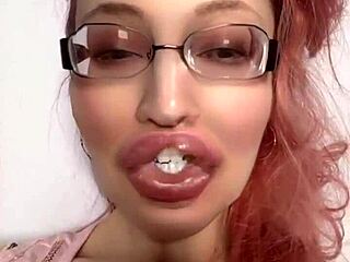 Goddess instructs jerk off in financial domination fetish 💸