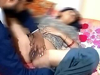 Ινδική Μπαμπί Σετζι Ντεβέρ για Σφιχτό Πούτσα Πλέι