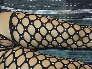 Vivi came home tired, and as a good husband, I ended up sucking her.