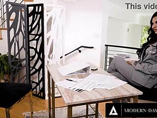 Francba, a modern bűnök miatt Keira Croftot szabadon használta egy unatkozó alkalmazott nyilvános szex közben