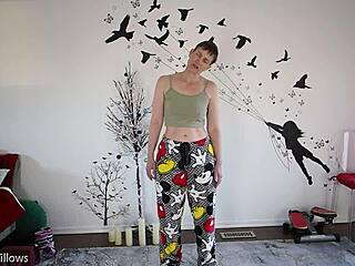 Girlfriend teaches yoga lesson 350