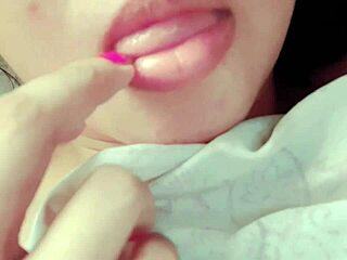 Look at this stepmother showing everything, she's so horny