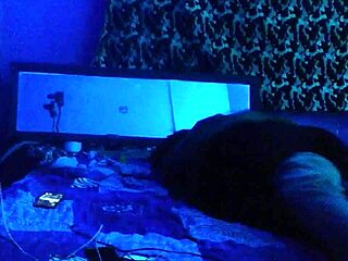 맥주 몇 잔 마시고 나서 드디어 그를 설득해서 집에서 야하게 놀았어