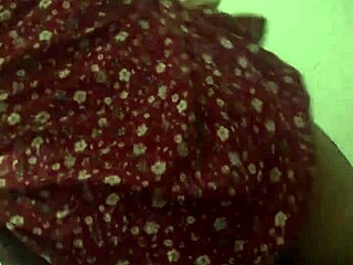 i lift my neighbor's skirt and we end up fuckin'