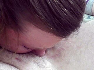 Amateurs who love to swallow cum in blowjobs and cumshots