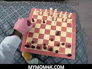 Dostum, onu banyo yaparken izliyordum ve bir şekilde Sheena Ryder'ı yarağımı almaya ikna ettim!