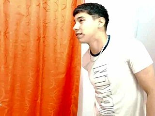 i fuck my university friend and her boyfriend almost catches us