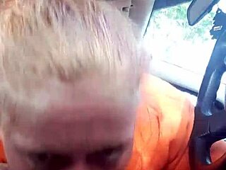 street whore gives sloppy bj in car