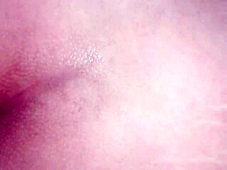 Amateur couple enjoys wet homemade intimacy