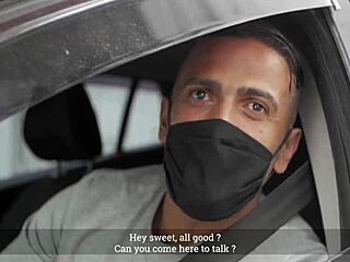 Does Evelyn Buarque charge only 50 reais for street fun with Tony Tigrao?