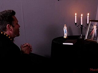 destiny cruz makes slave worship her ass and feet