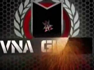 Kuuma kypsä vicky vette käyttää jättidildoa tiukassa pillussa ja persessä