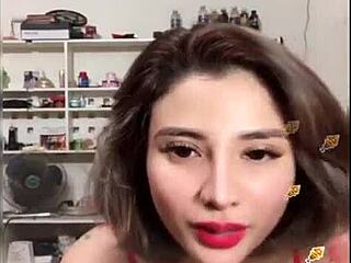 Hot Girl Performs Energetic Dance Revealing Her Bingo.