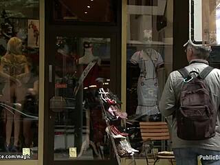 Zvezana blondinka dominirana in trdo pofukana v divjem gozdu z ogromnim kurcem