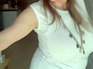 มาเรียโอลด์เขยติตยักษ์เด้งๆ โชว์ให้ดู