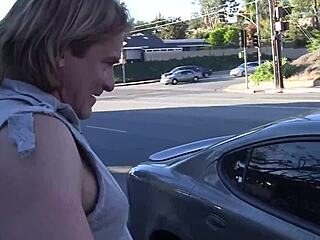 สการ์เล็ต เรด กลืนควยโกนลึก ว้าว! 😍